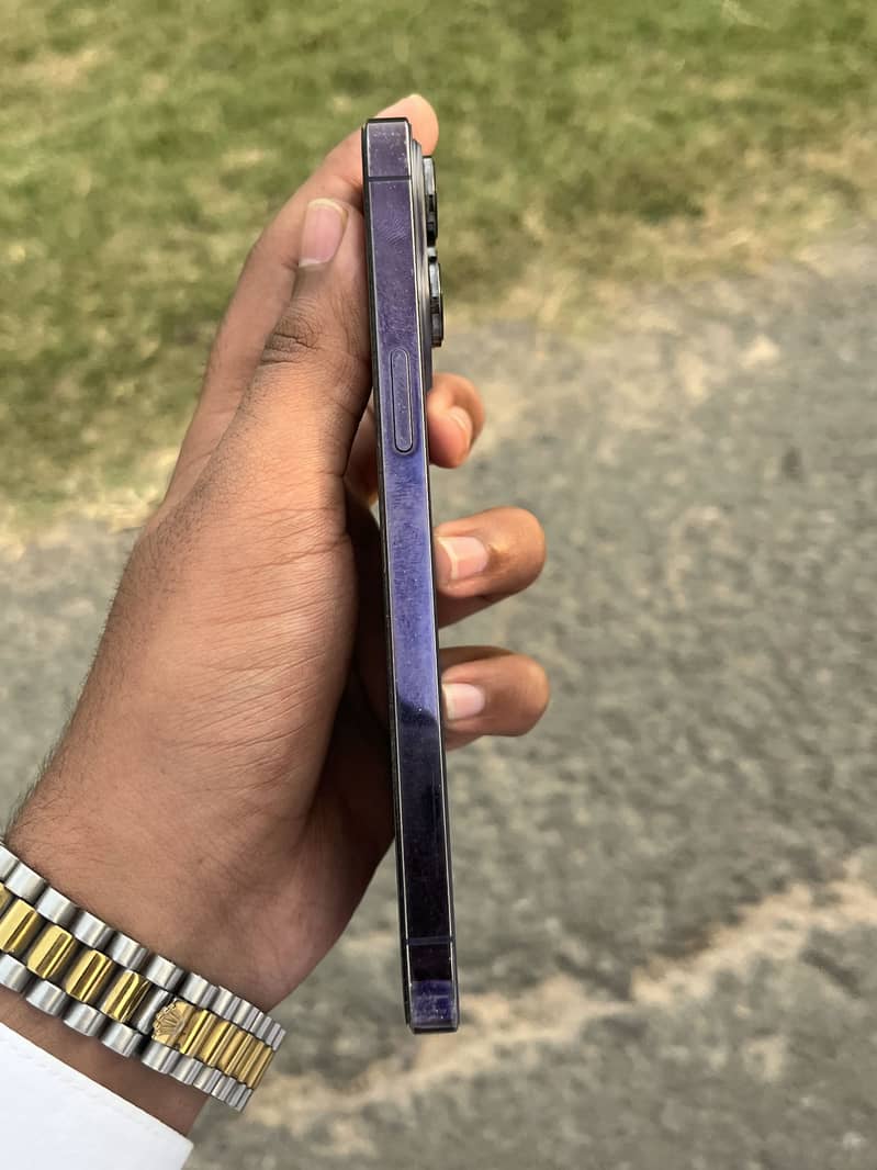 Apple iPhone 14 Pro Max 0