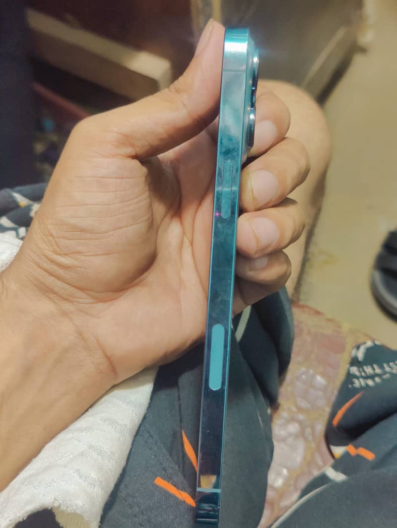 Apple iPhone 13 Pro Max 3