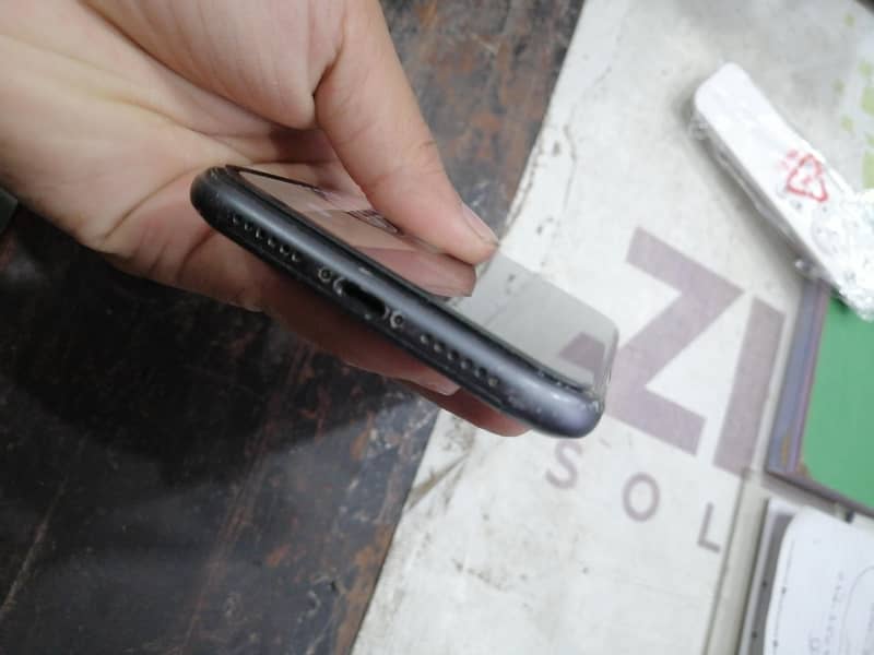 Apple iPhone 11 2