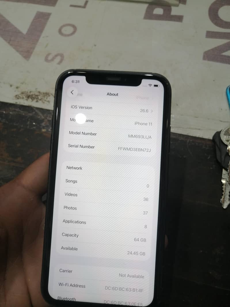 Apple iPhone 11 4