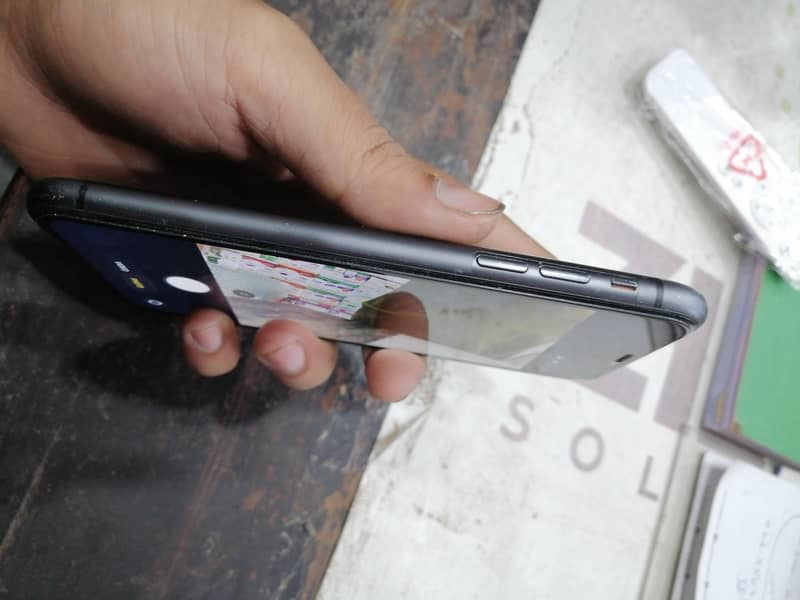 Apple iPhone 11 5