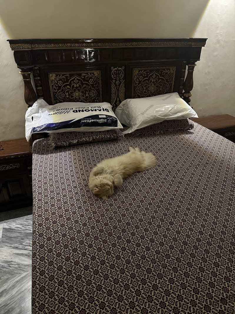 Solid sheesham wood bed set complete 2