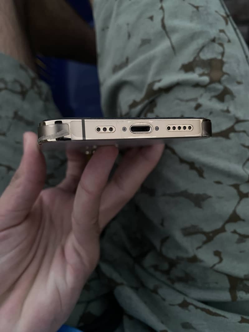 Apple iPhone 13 Pro 1