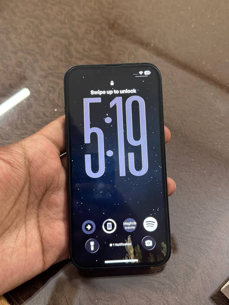 Apple iPhone 13 7