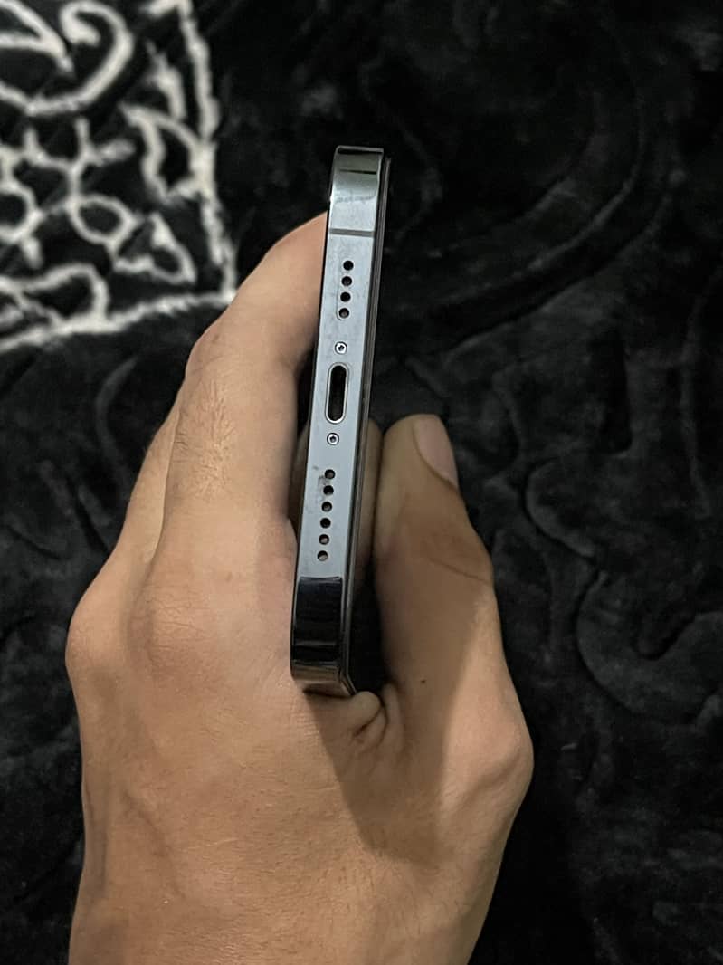 Apple iPhone 12 Pro Max 3