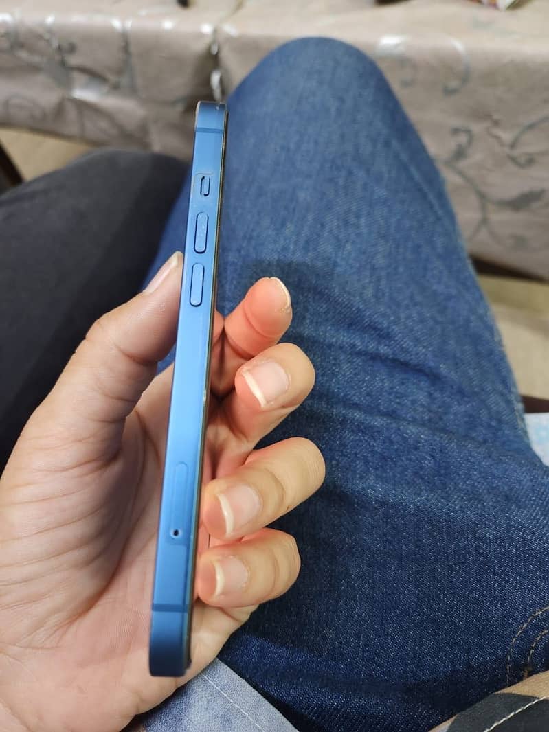 Apple iPhone 13 1