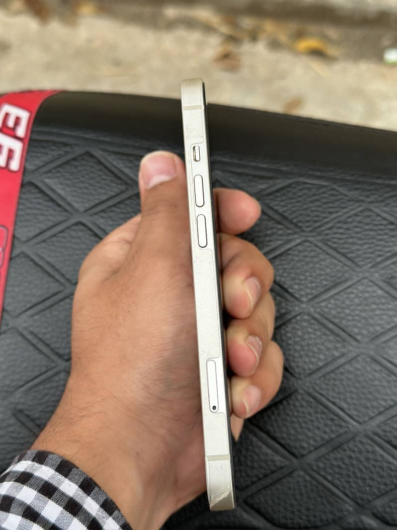 Apple iPhone 13 3