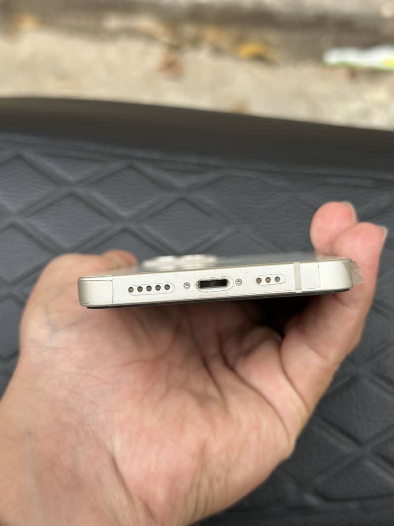 Apple iPhone 13 5