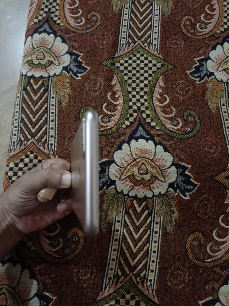 Honor 7C 4