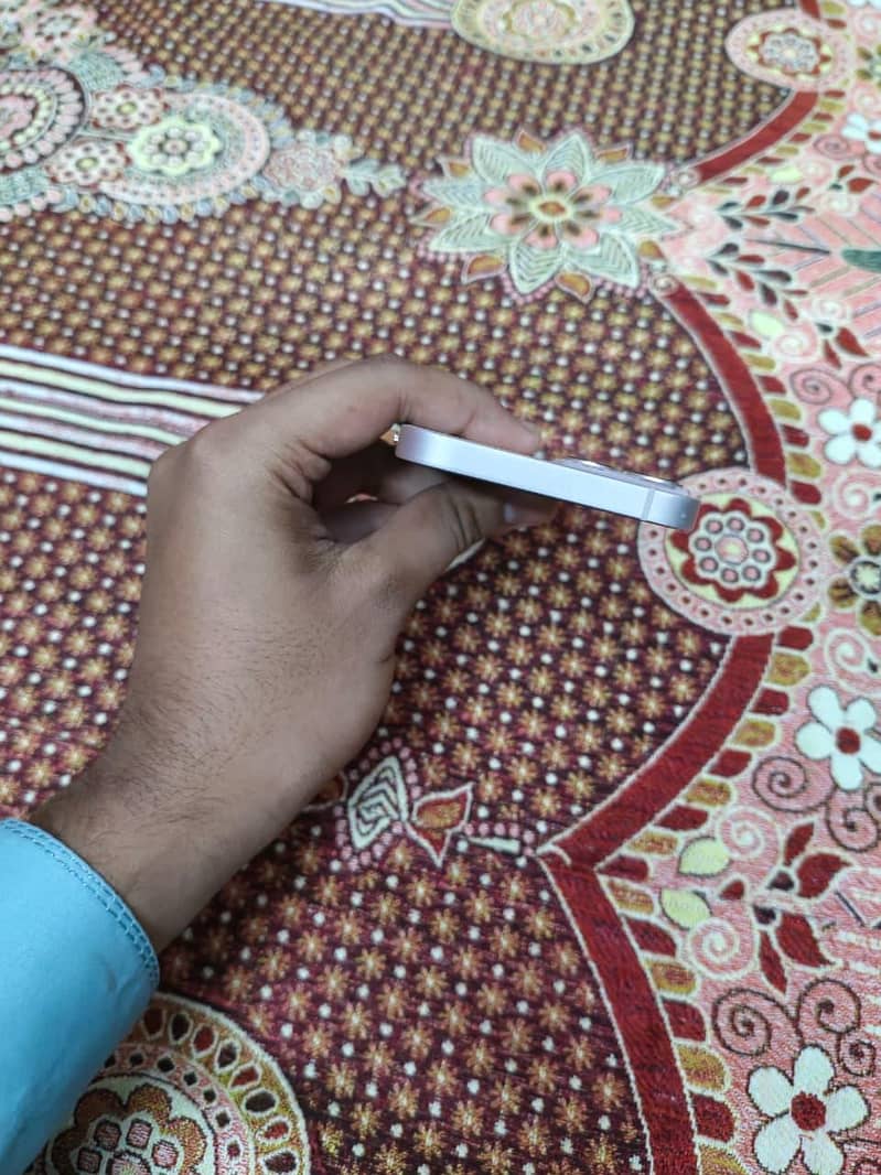 Apple iPhone 13 3