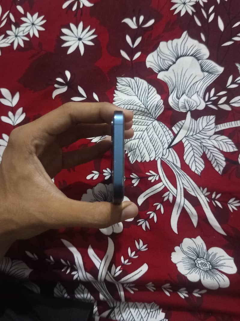 Apple iPhone 12 Pro 4