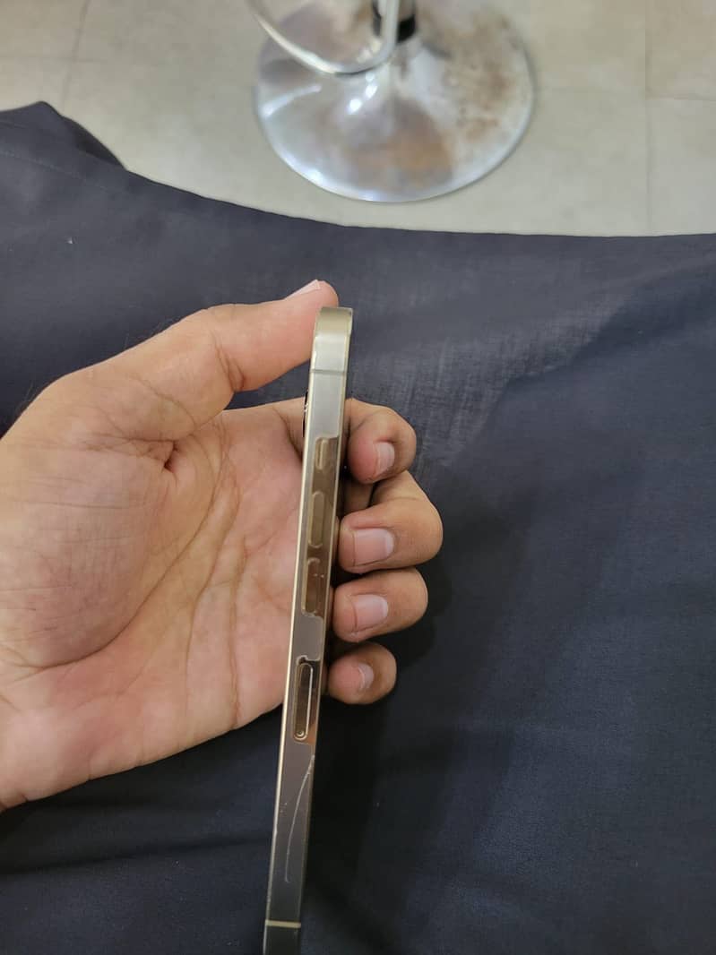 Apple iPhone 13 Pro 1