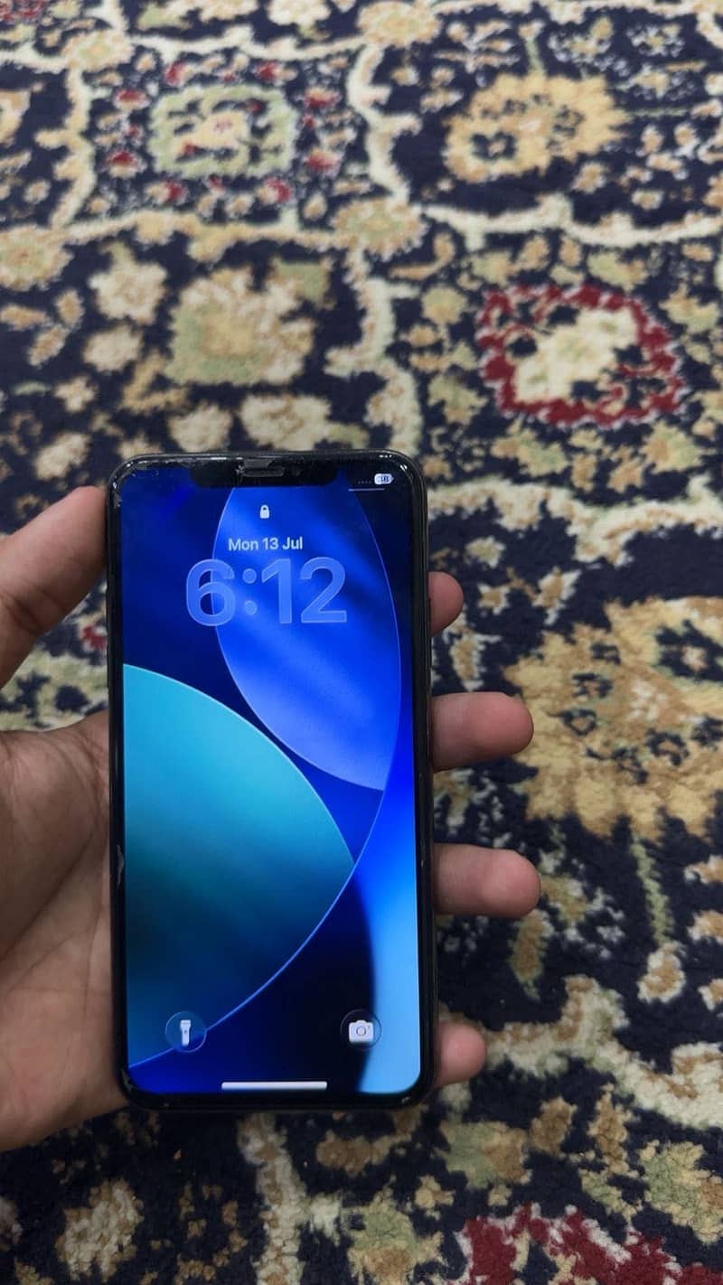 Apple iPhone 11 Pro Max 2