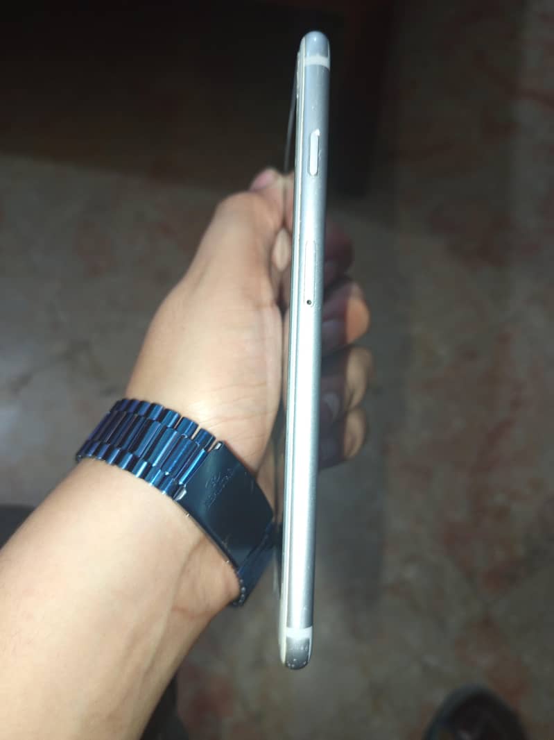 Apple iPhone 6S Plus 2