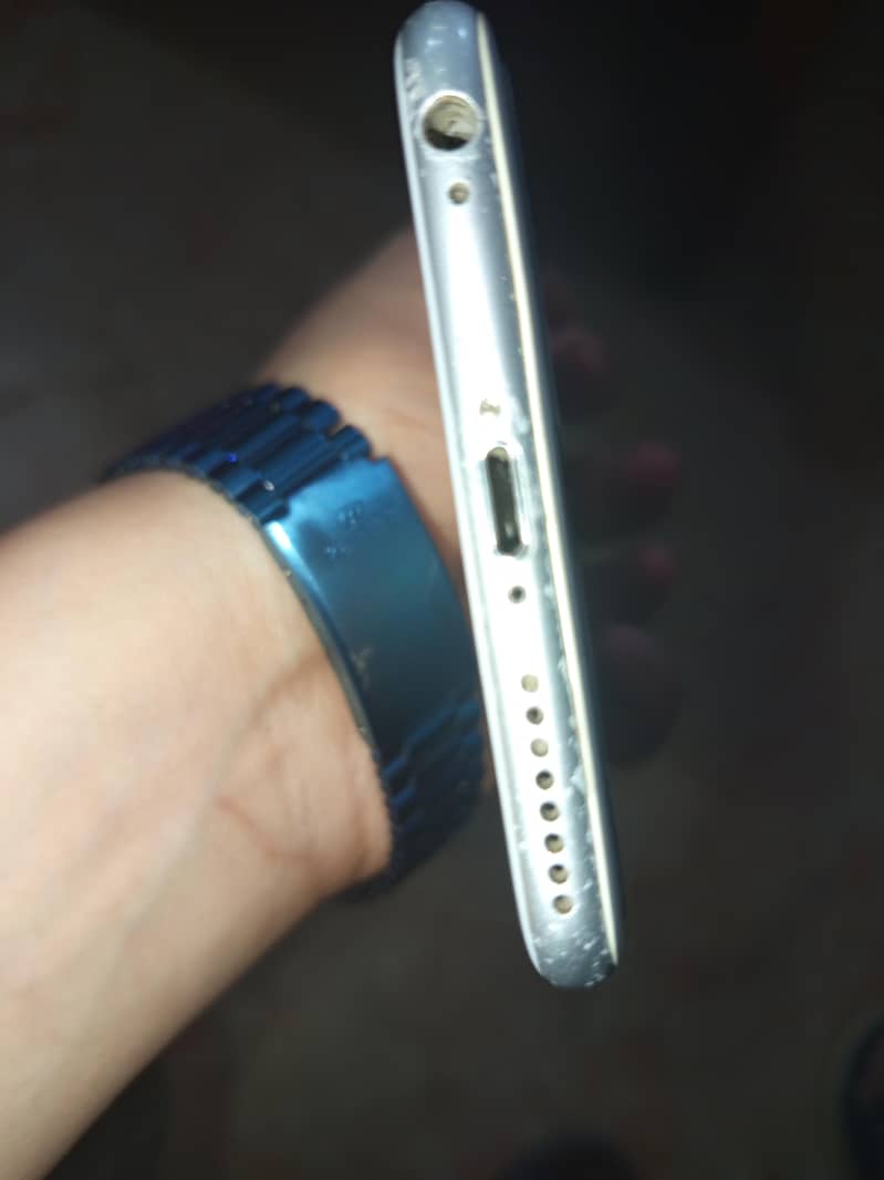 Apple iPhone 6S Plus 4