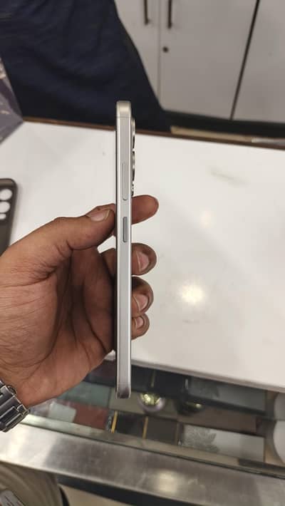Itel City 200 4+4gb Ram 128gb Rom Titanium color