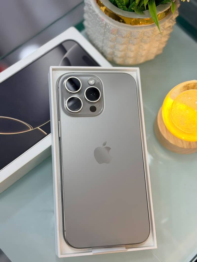 Apple iPhone 16 Pro Max 3