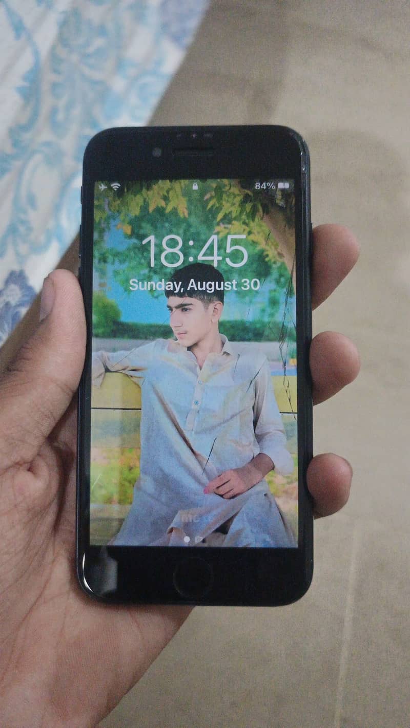 Apple iPhone 7 3