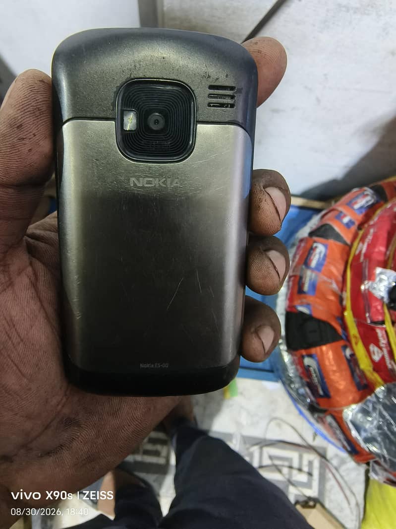 Nokia E5 4