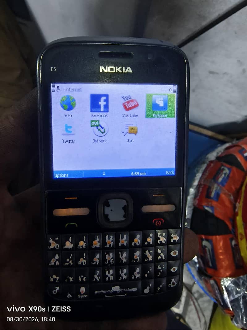 Nokia E5 6