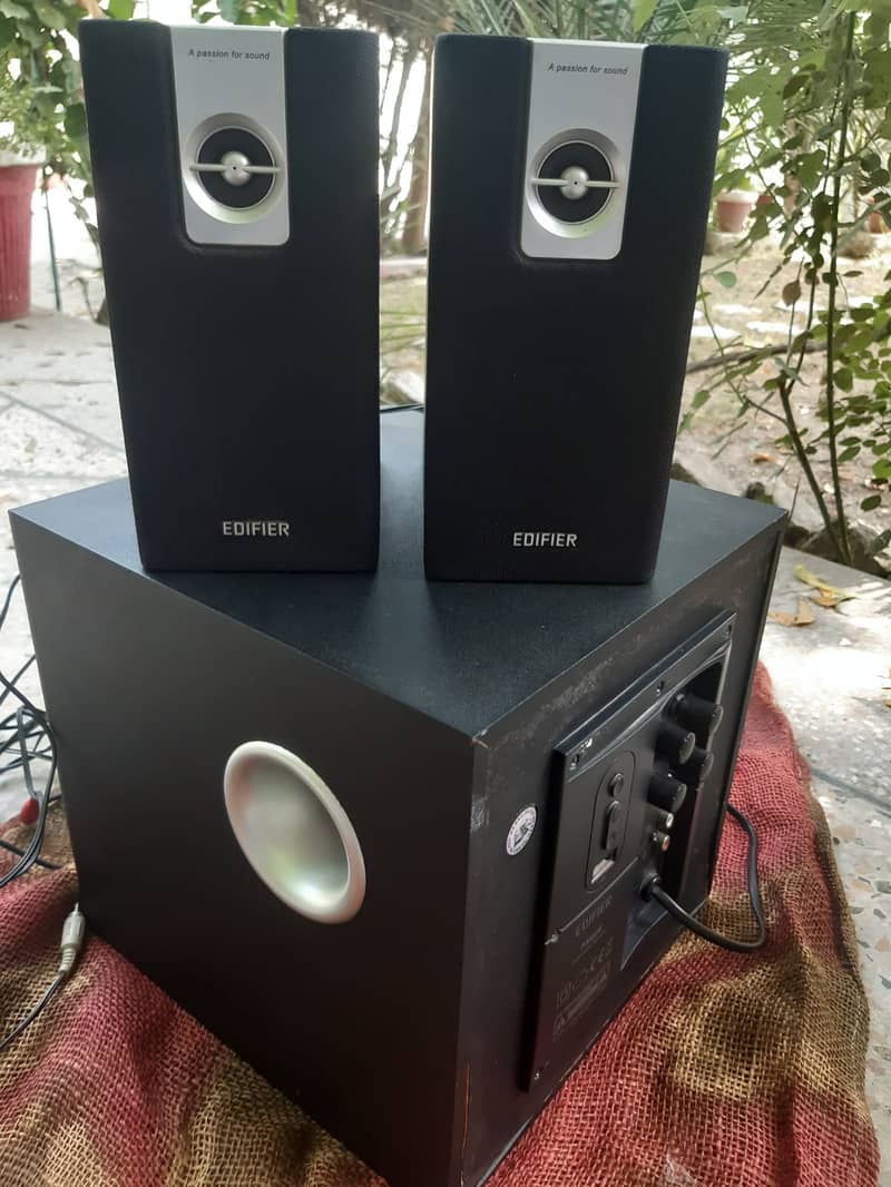 Edifier P3080M 2.1 Speaker System (USB/Mic Input)- Complete Setup 1