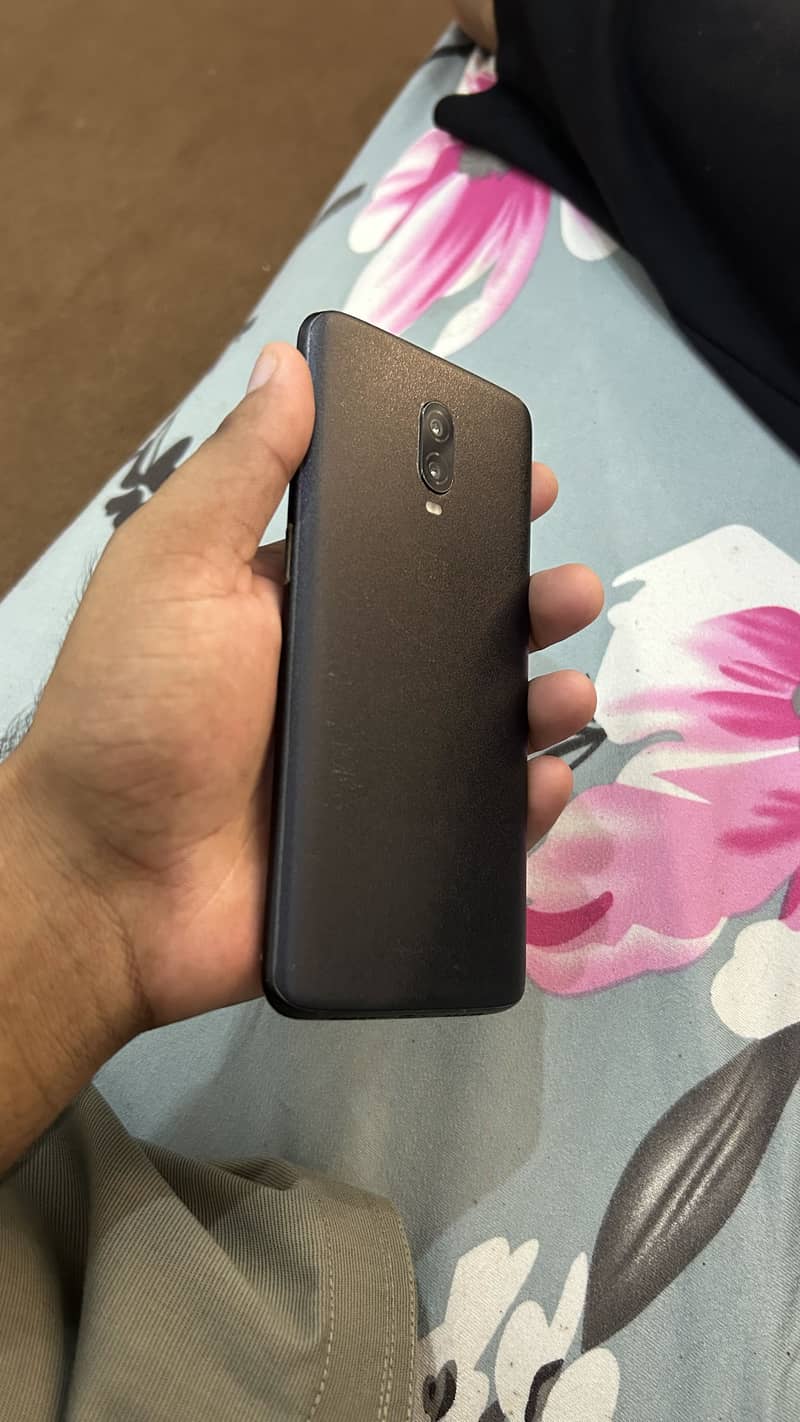 One Plus 6T 3