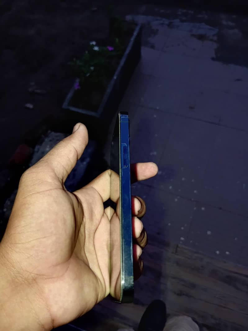 Apple iPhone 12 Pro 2