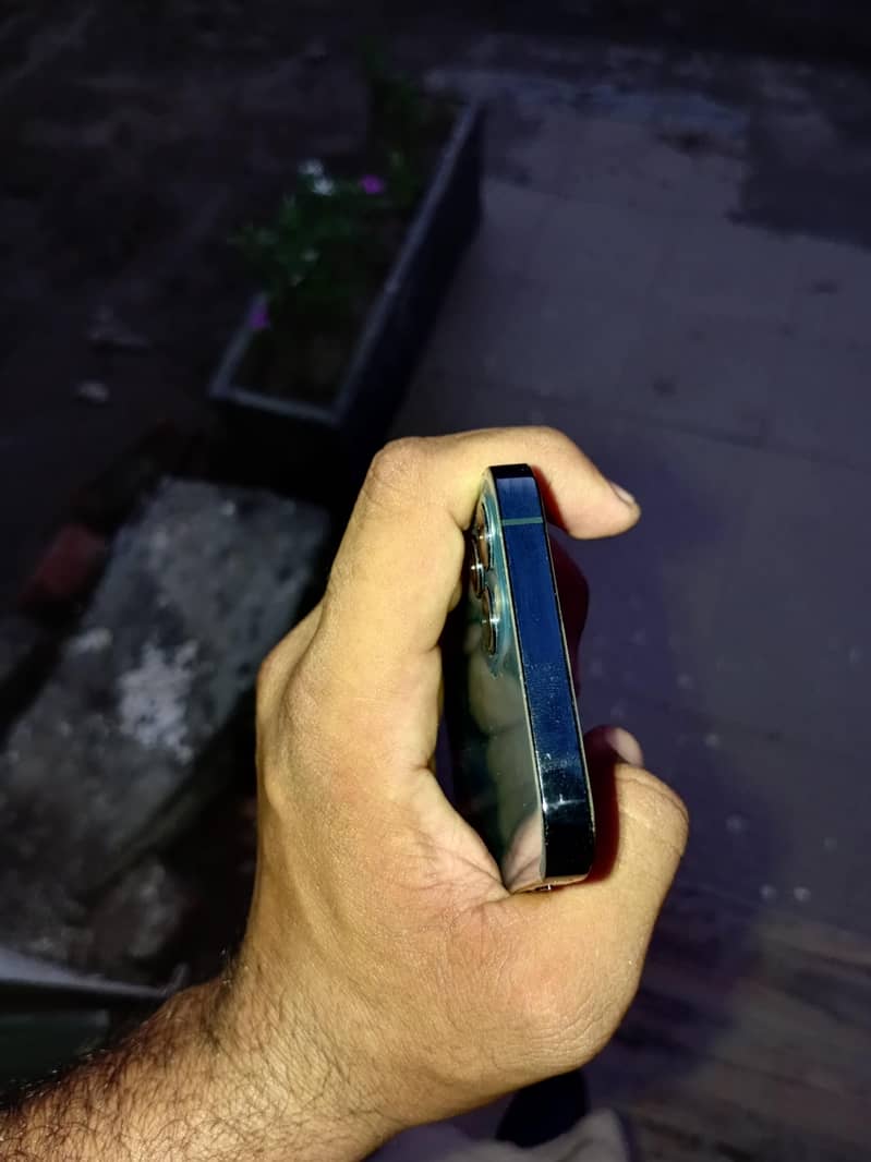 Apple iPhone 12 Pro 3