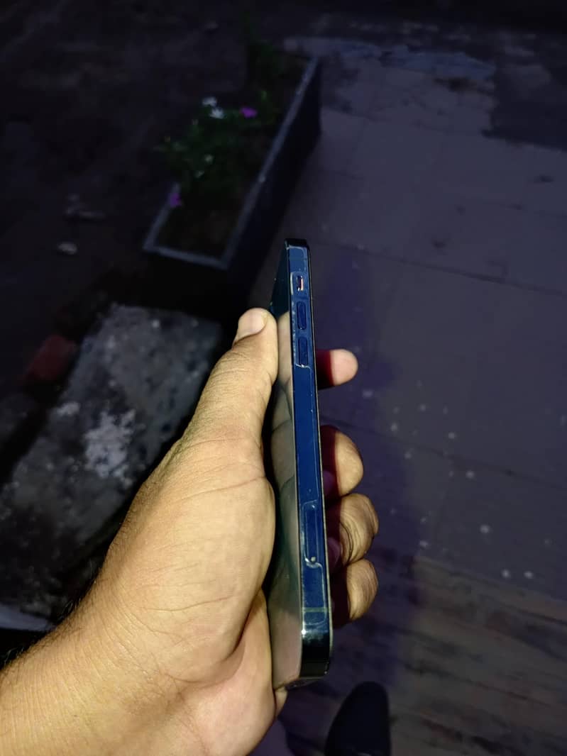 Apple iPhone 12 Pro 4