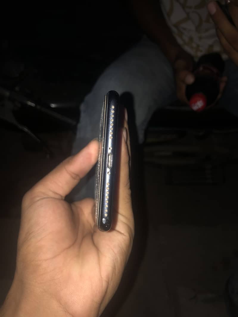 Apple iPhone 7 Plus 2