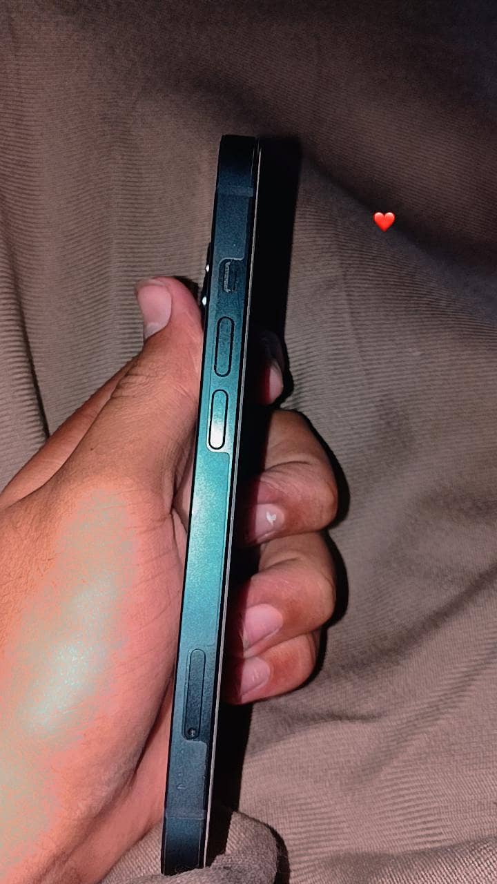 Apple iPhone 13 3