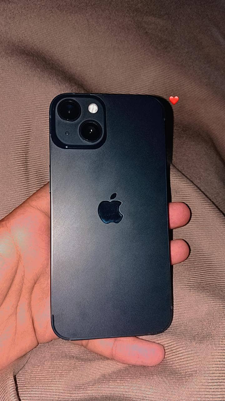 Apple iPhone 13 4