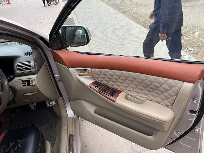 Corolla 2.0D Saloon 5