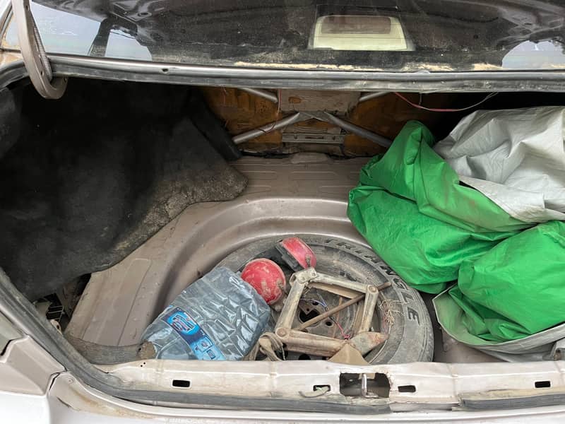 Corolla 2.0D Saloon 6