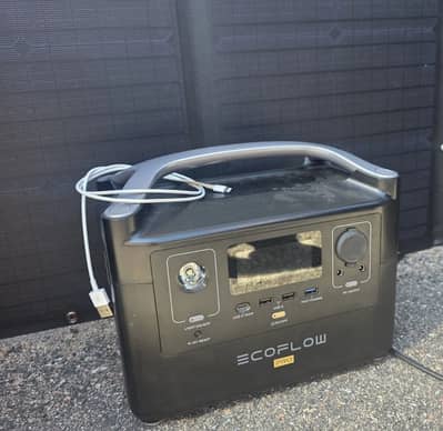 Ecoflow river pro portable power station with 100watts solar panel