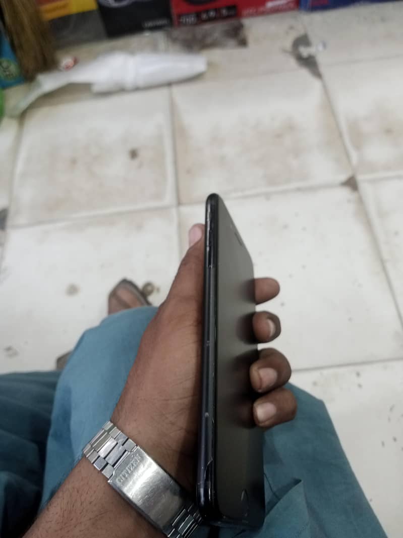 Apple iPhone 7 Plus 3
