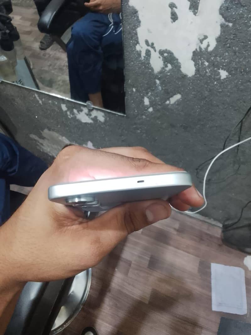 techno spark 40 pro 4