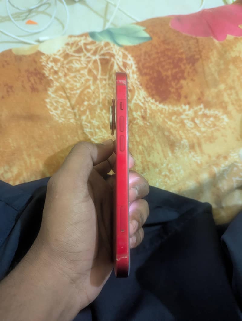 Apple iPhone 13 1