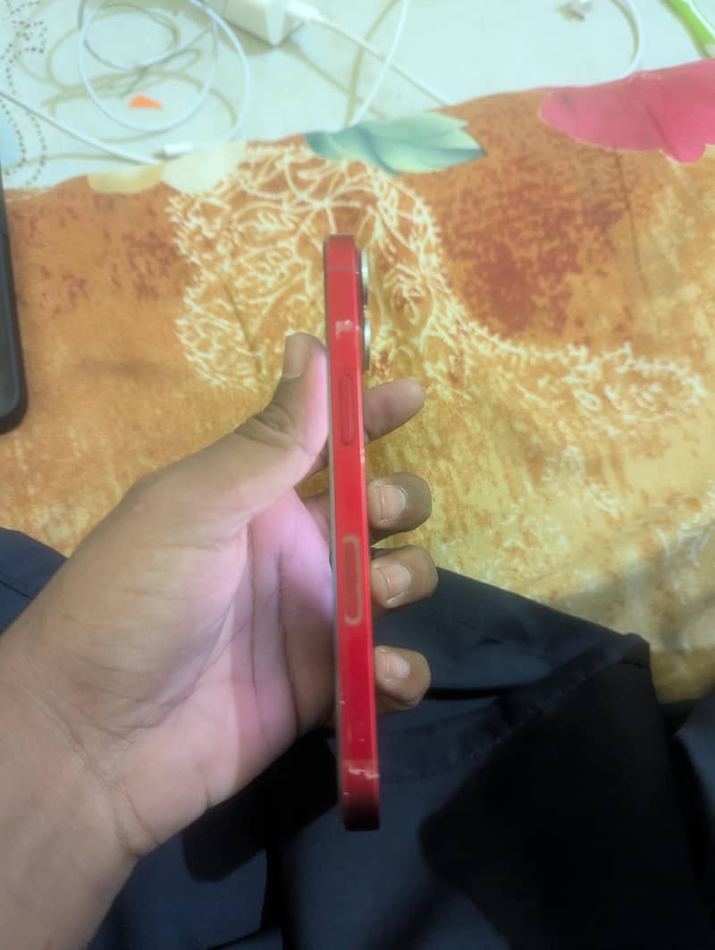 Apple iPhone 13 2