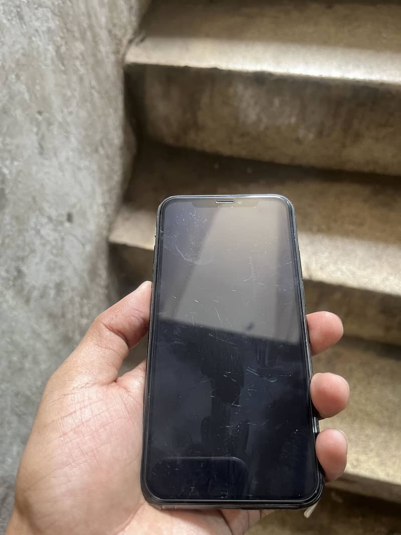 Apple iPhone XS 3