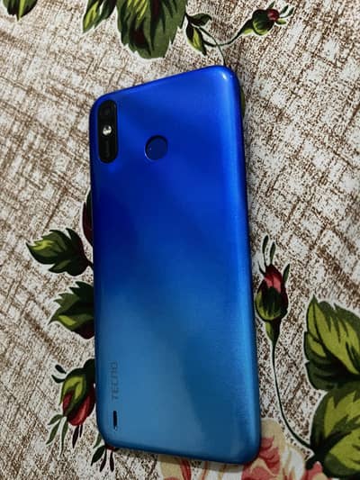 Tecno Spark 4