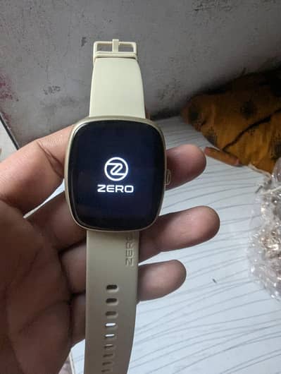 zero Qube AMOLED curved display