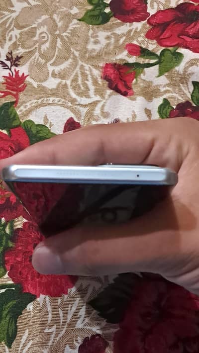 Vivo V30