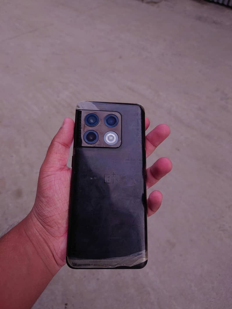 One Plus 10 Pro 4