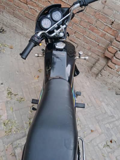 Antique peace and scratch less bike