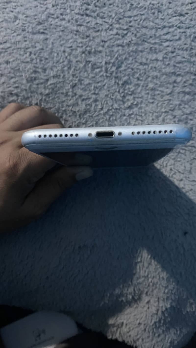 Apple iPhone 8 Plus 3