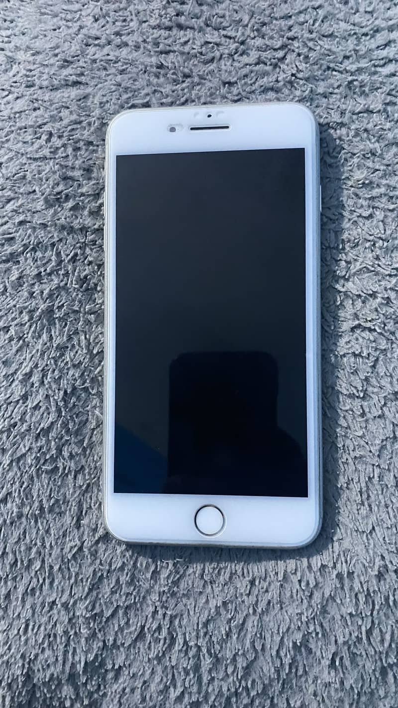 Apple iPhone 8 Plus 4
