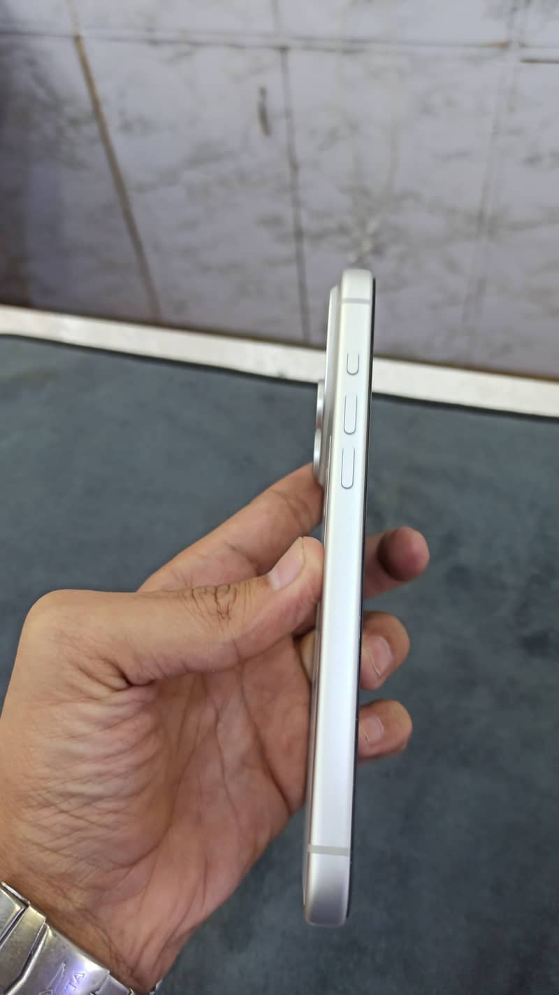 Apple iPhone 17 Pro Max 2