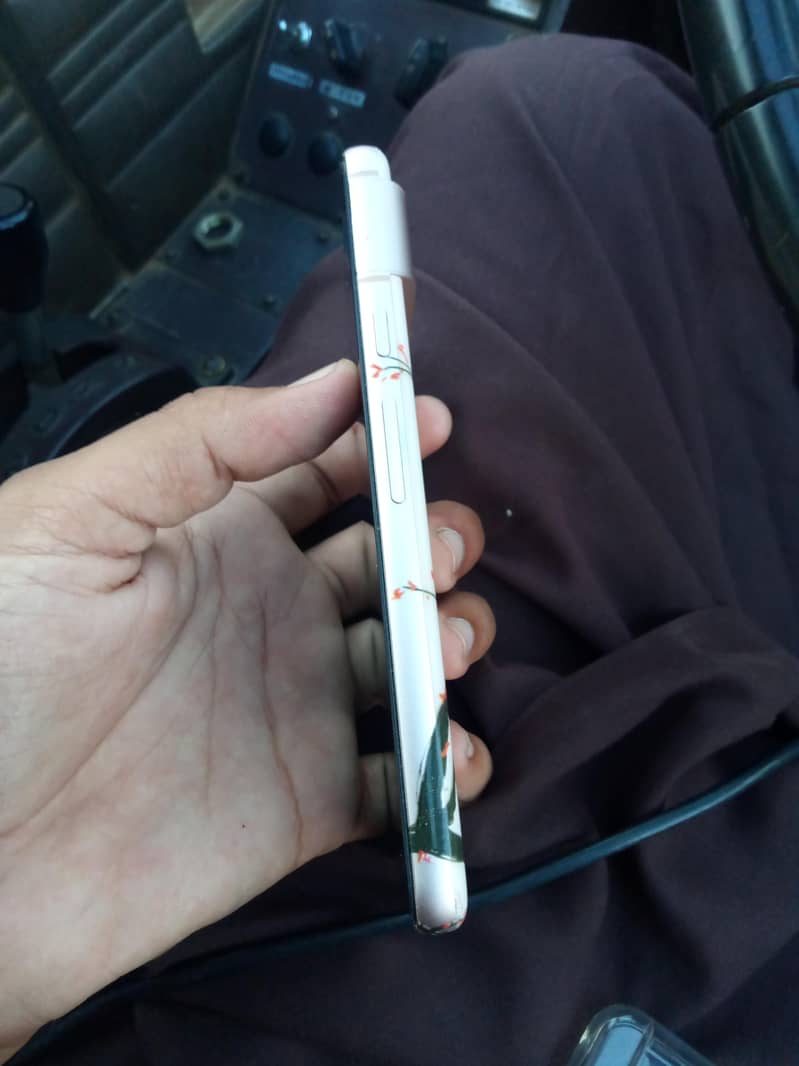 google pixel 8 5