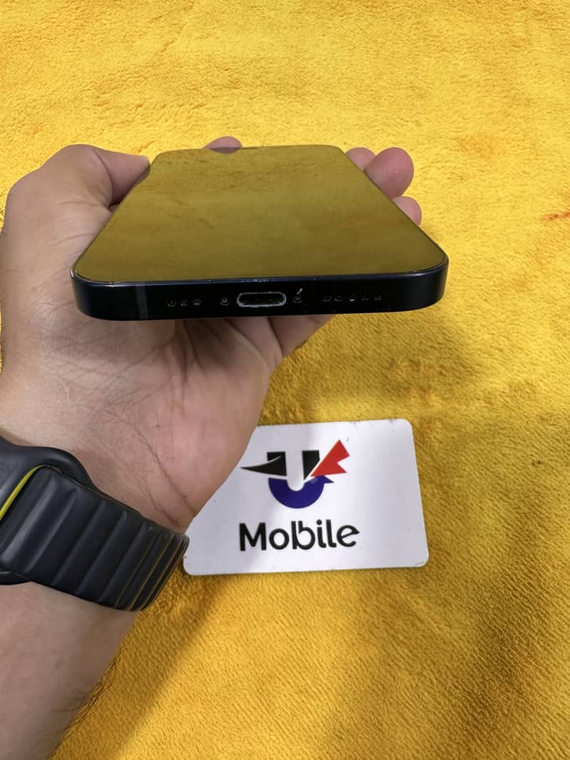 Apple iPhone 12 3